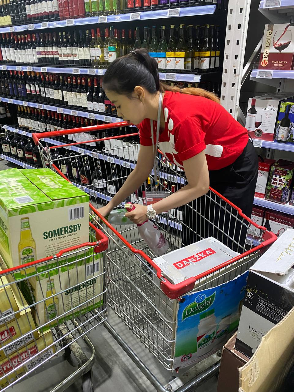 SPY Sparkle Fruit Revolutionizing FMCG Distribution with Da Houg Heng at Makro Cambodia - Image 39